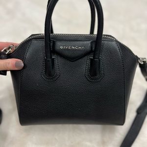 Mini Antigona Bag in grained leather. Like new.